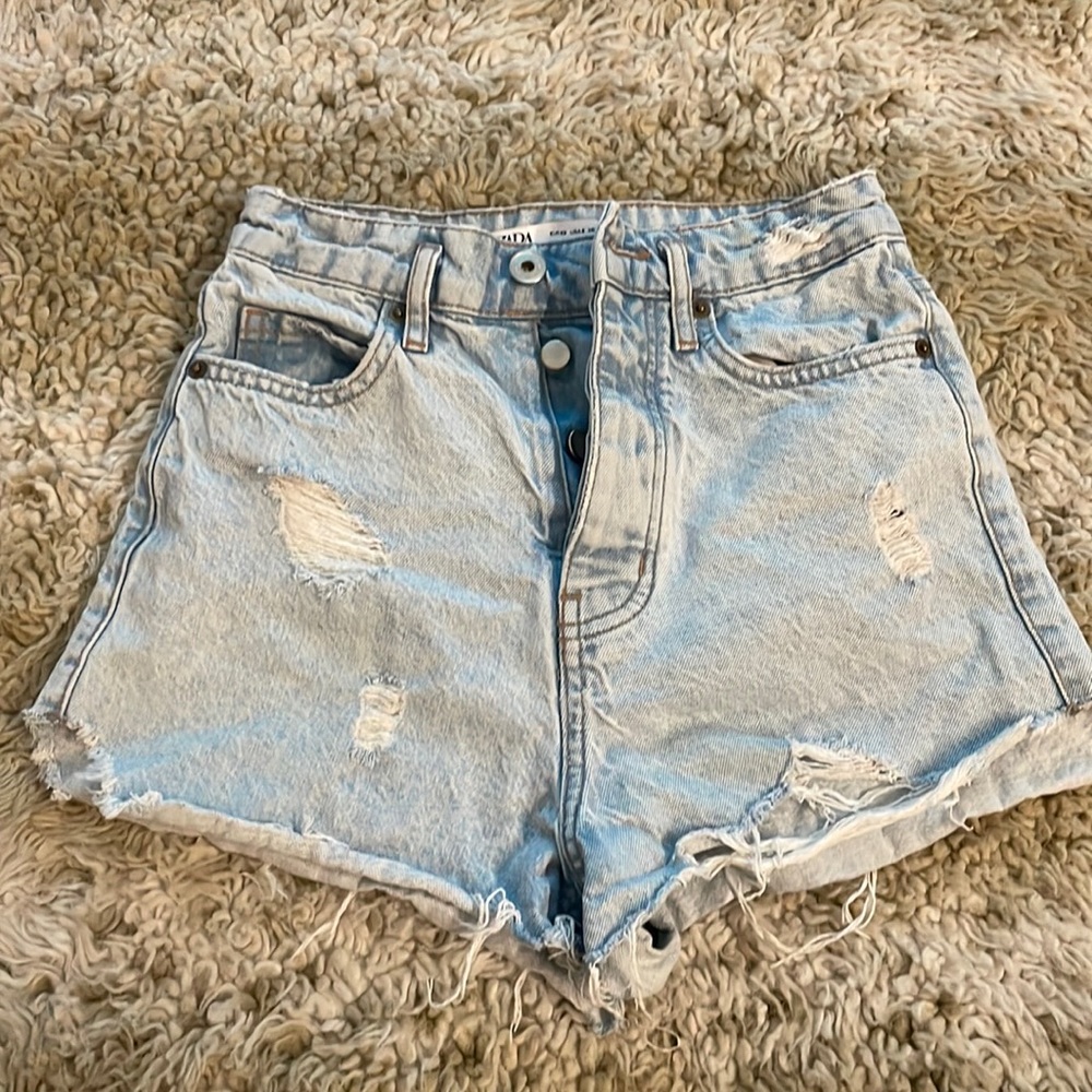 Zara high rise distressed Jean shorts 0